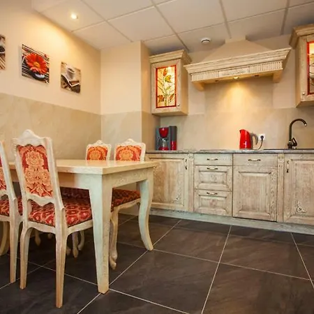 Apartment Luksusowe Promenada Gwiazd 28 *